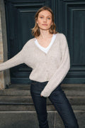 Thora V-Ausschnitt Strickjacke | Federgrau