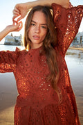 Knackiges, zartes besticktes Kleid | Rost